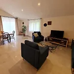 Renove Avec Terrasse Et Parking En Campagne - Fr-1-584-397 * Repaix