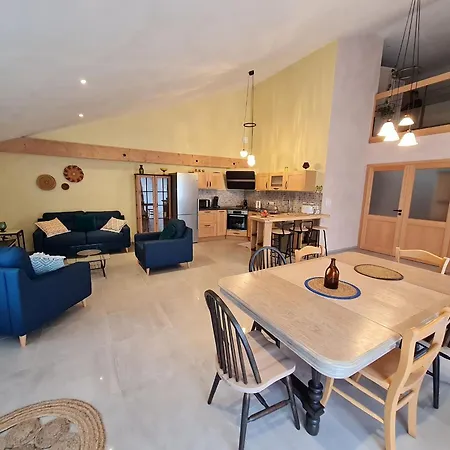 Casa de Campo Renove Avec Terrasse Et Parking En Campagne - Fr-1-584-397 *