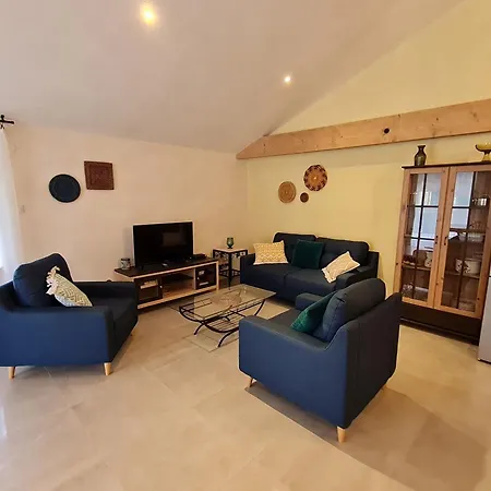 Casa de Campo Renove Avec Terrasse Et Parking En Campagne - Fr-1-584-397