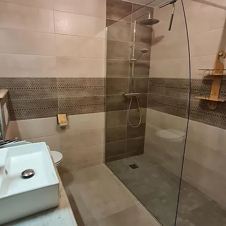 Casa de Campo Renove Avec Terrasse Et Parking En Campagne - Fr-1-584-397