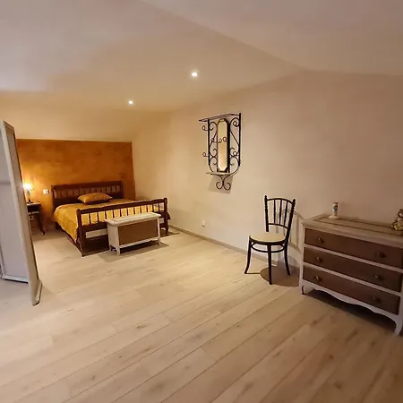 Renove Avec Terrasse Et Parking En Campagne - Fr-1-584-397