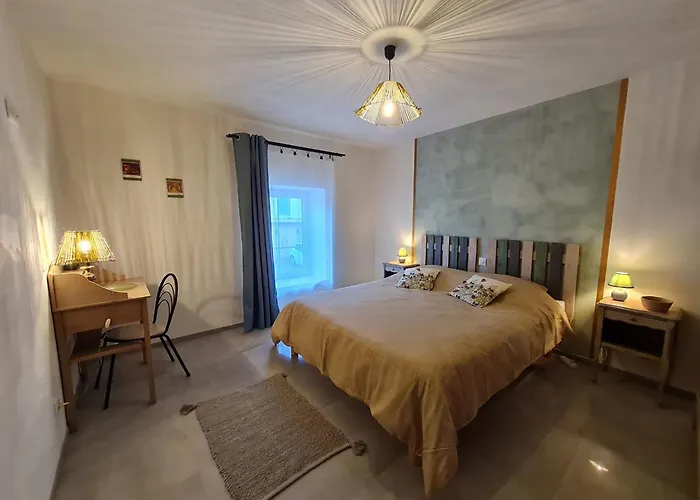 Renove Avec Terrasse Et Parking En Campagne - Fr-1-584-397 Repaix