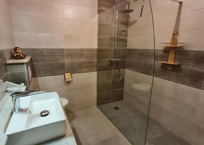 Prázdninový dům Renove Avec Terrasse Et Parking En Campagne - Fr-1-584-397